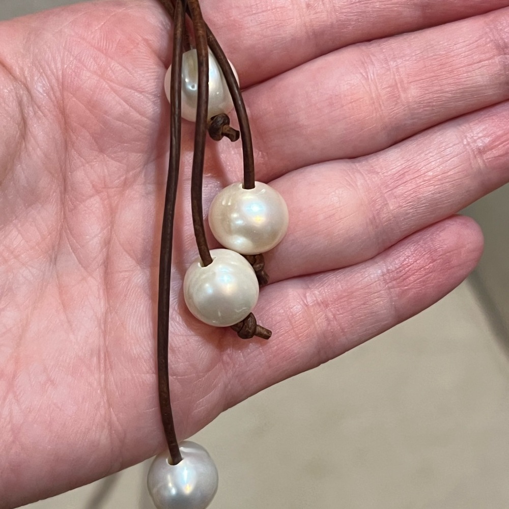 Drop Pearl & Leather Lariat Necklace - Picture 8 of 10
